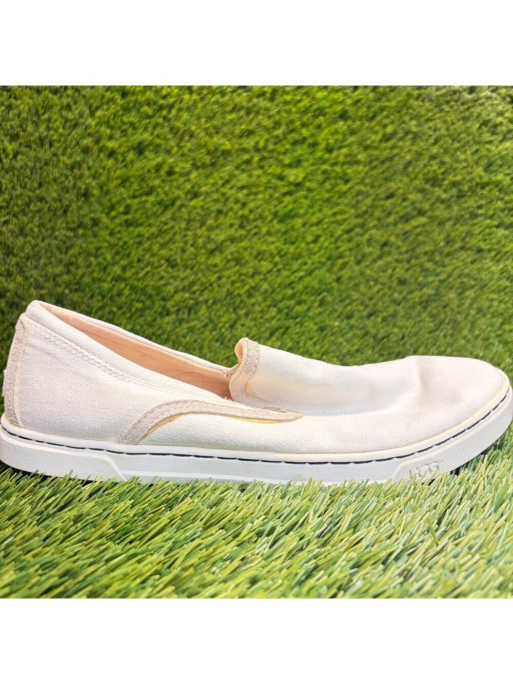 UGG Alameda Womens Size 8.5 White Tan Casual Walking Slip On Shoes Sneakers